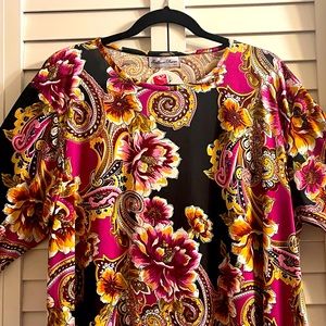 (Y) Southern charm flutter tunic black/ floral 3/4 sleeves xxl